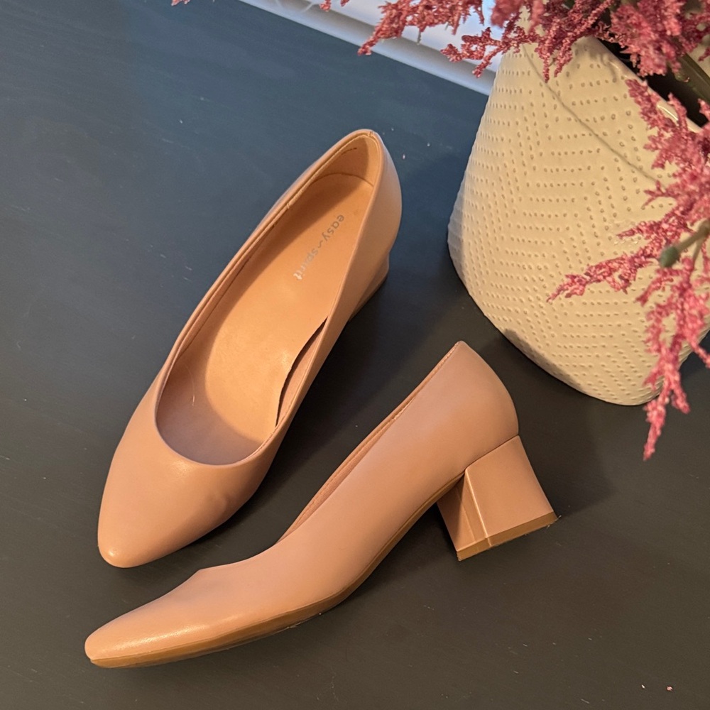 Easy Spirit Tan Block Heel Pumps